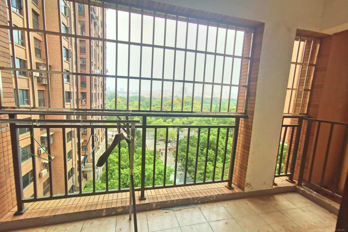 三一街区 4室2厅1卫 700.0元/月 三一街区 4室2厅1卫 700.0元/月室内图