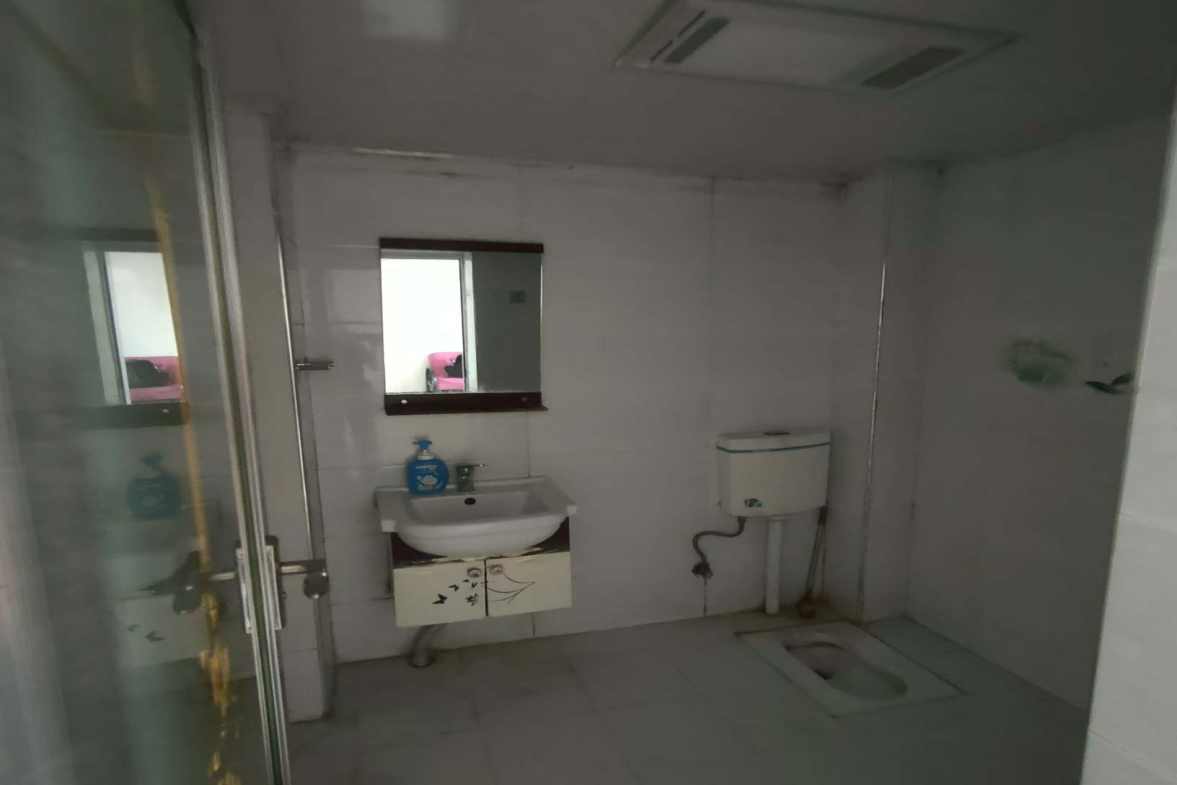 新星花园  2室2厅1卫    35.0万客厅