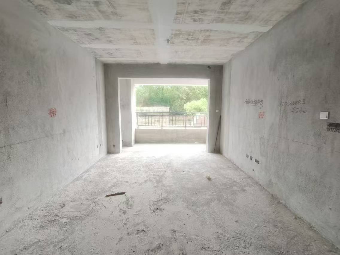 五江澜苑  3室2厅1卫    57.0万客厅