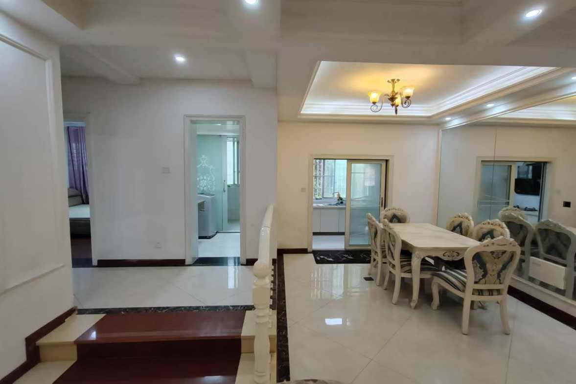 精锐华府（精锐华庭）  3室2厅2卫    78.0万室内图