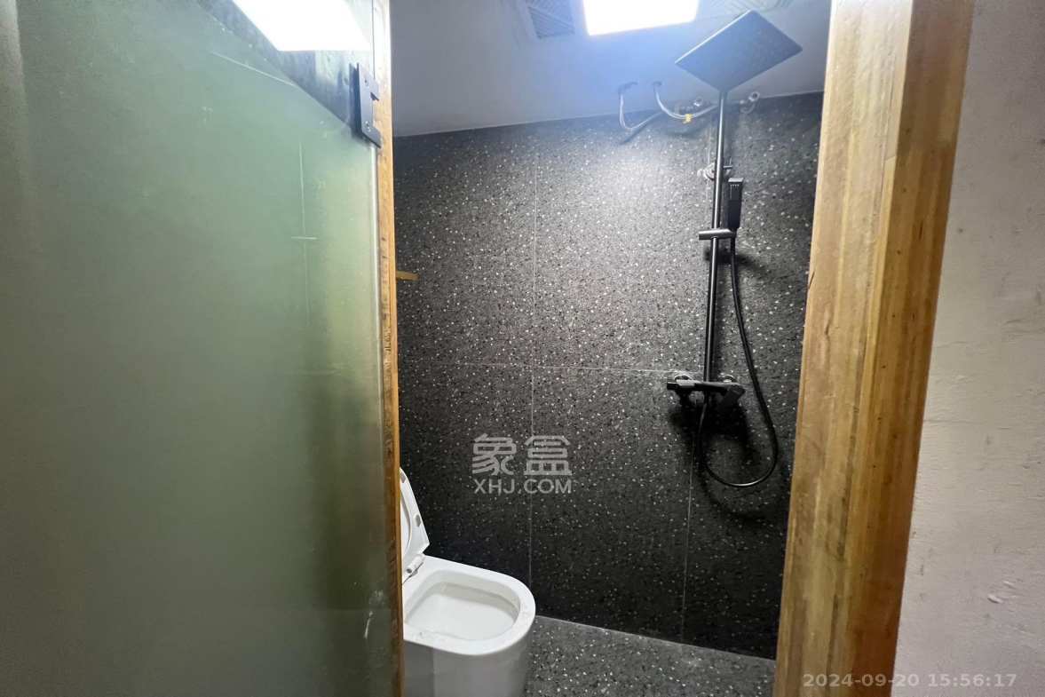 登隆街散盘  1室1厅1卫   2500.00元/月室内图