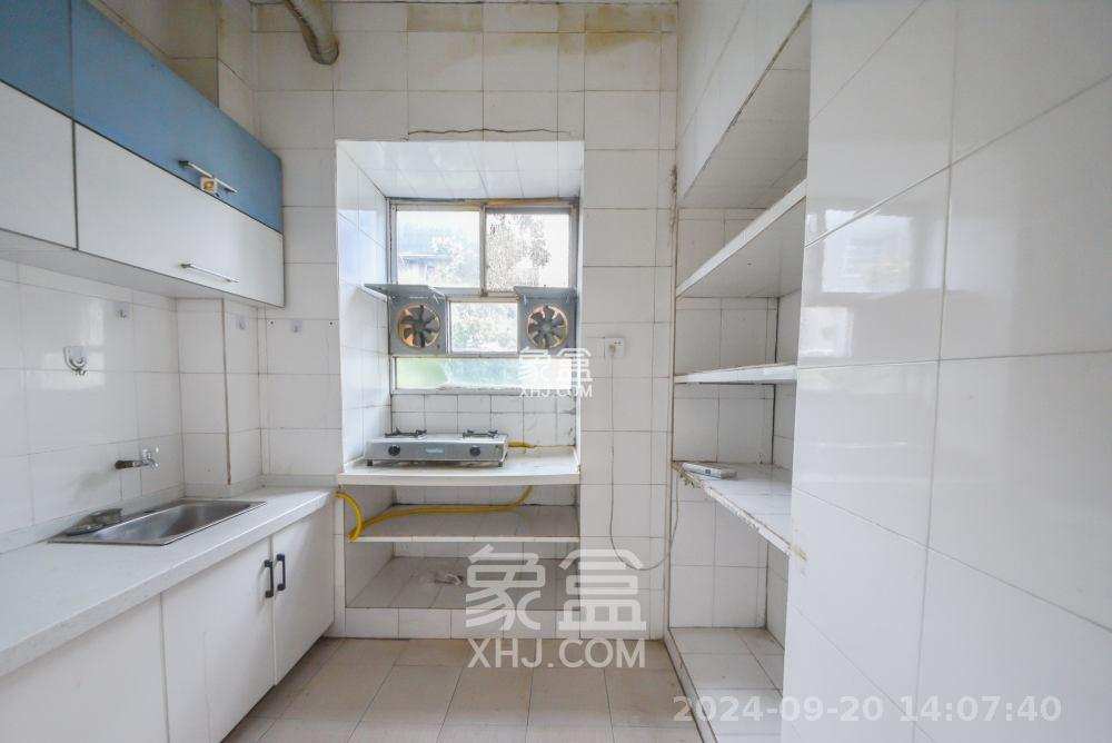 军干所宿舍  3室1厅1卫    1300.0元/月室内图