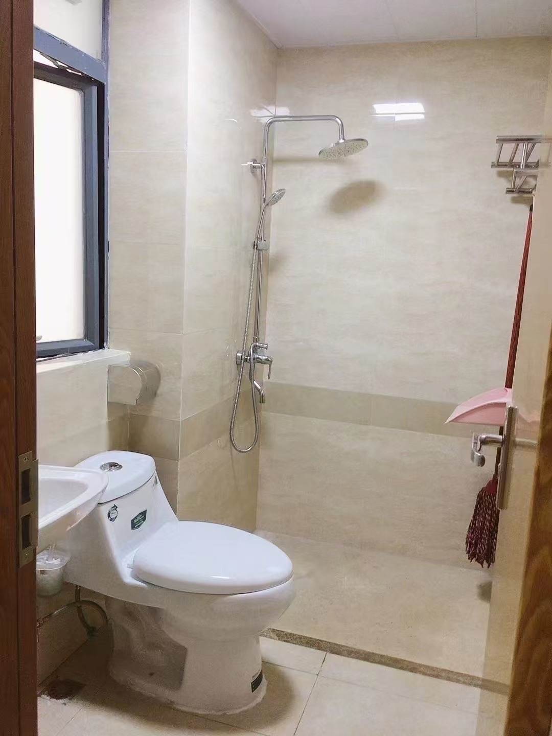 珠江愉景新城  2室1厅1卫   1500.00元/月室内图