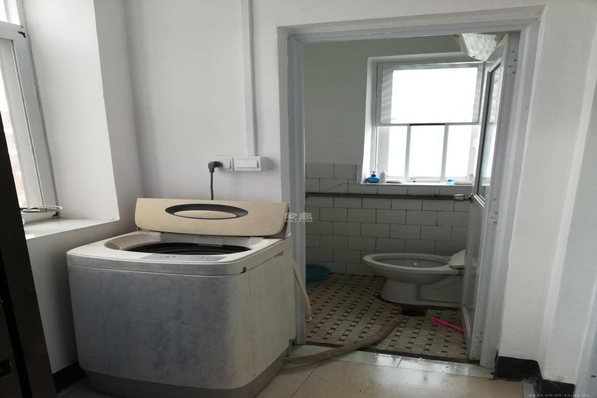 涂家冲社区(涂新小区、农商银行宿舍) 2室1厅1卫 1500.0元/月 涂家冲社区(涂新小区、农商银行宿舍) 2室1厅1卫 1500.0元/月室内图