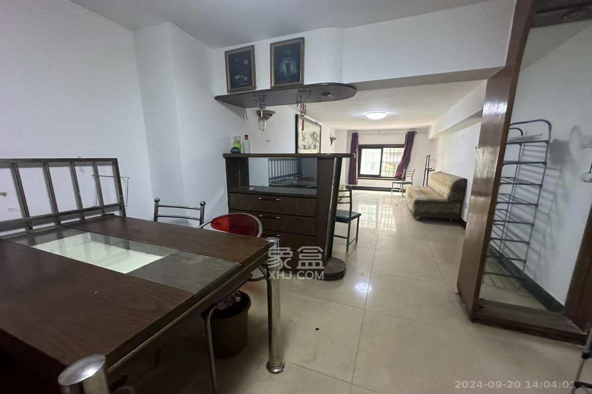 巴黎香榭  2室1厅1卫    2000.0元/月 巴黎香榭  2室1厅1卫    2000.0元/月室内图