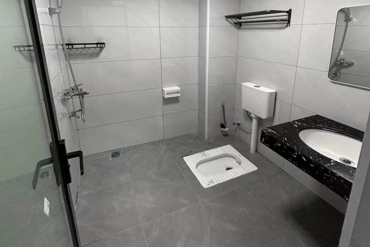 帅家村安置小区  1室1厅1卫    1000.0元/月 帅家村安置小区  1室1厅1卫    1000.0元/月室内图