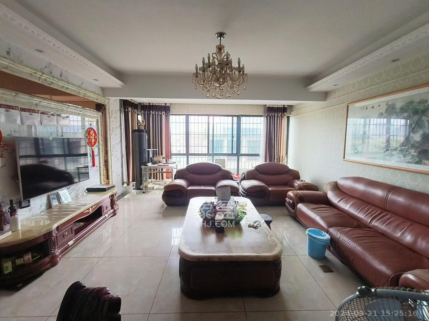 湖湘林语三期  4室2厅2卫    100.0万