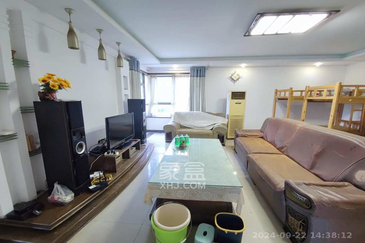 西南明苑  4室2厅2卫   3500.00元/月室内图