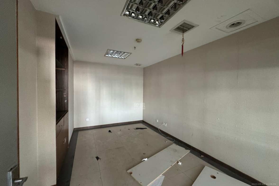 蓝色地标  1室1厅1卫   21300.00元/月室内图