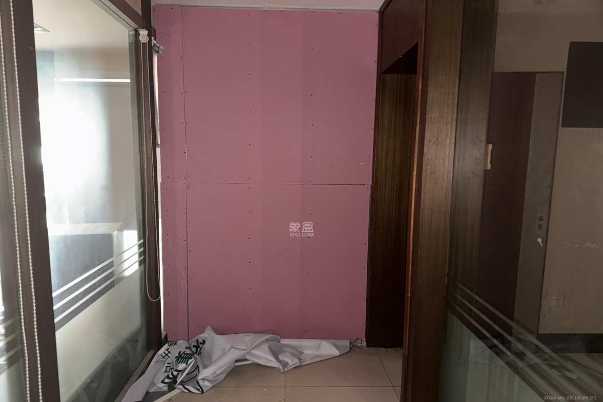 蓝色地标  1室1厅1卫   21300.00元/月室内图