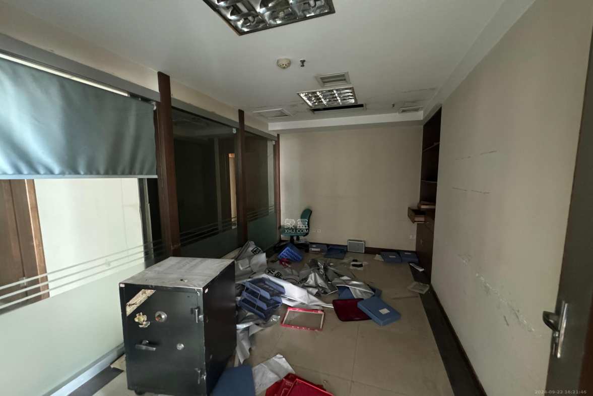 蓝色地标  1室1厅1卫    21300.0元/月室内图