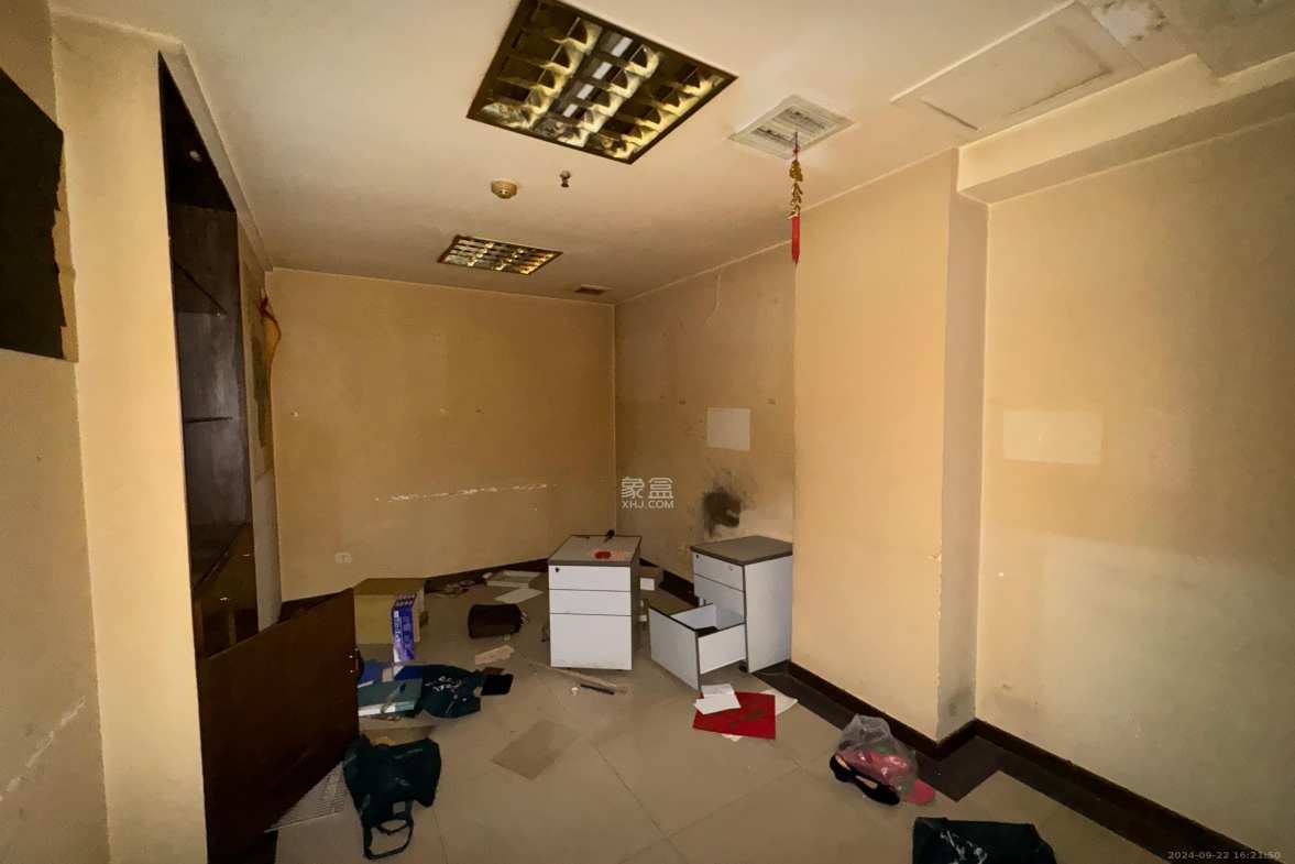 蓝色地标  1室1厅1卫    21300.0元/月室内图