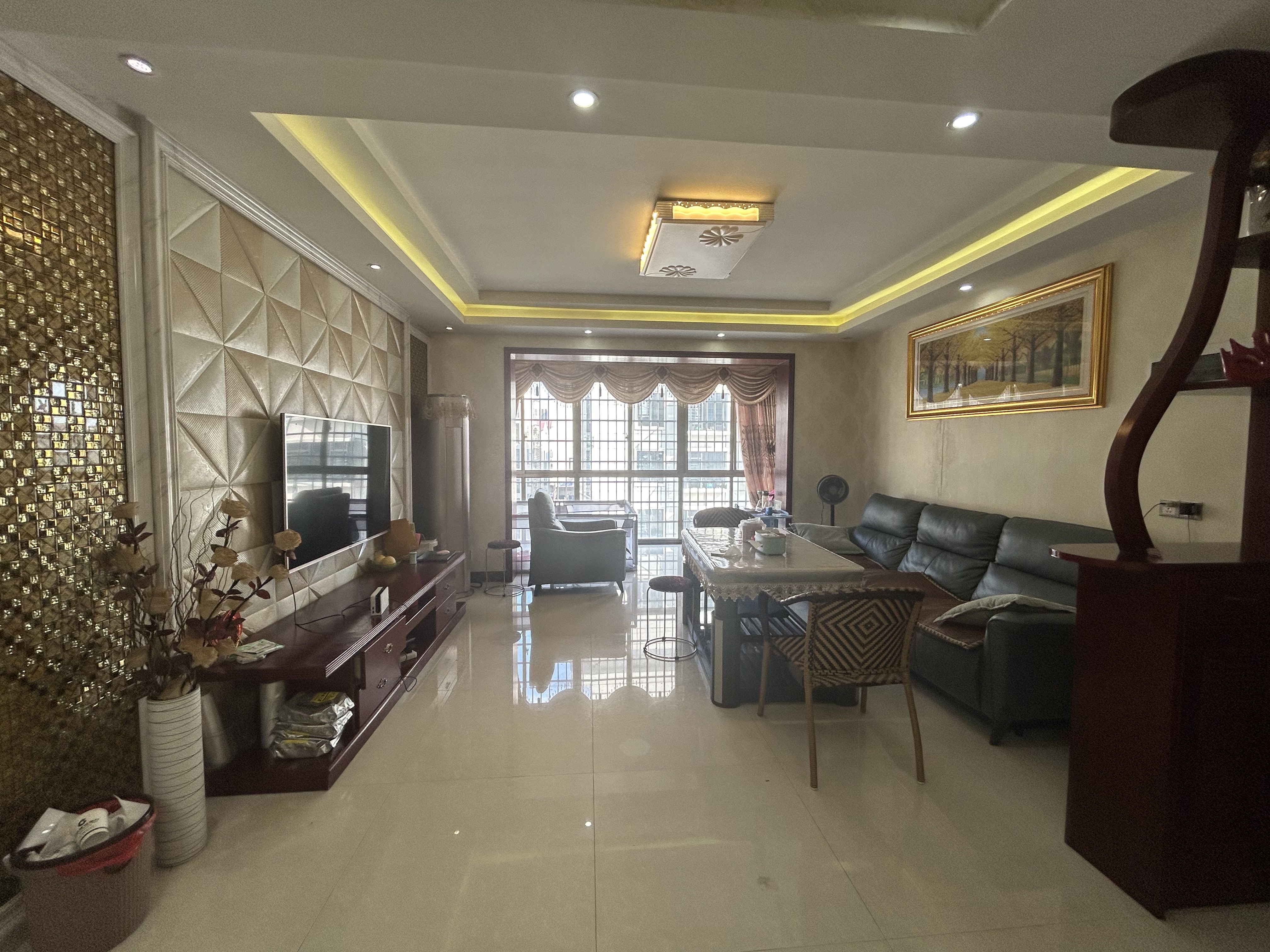 科技创新大厦  3室2厅2卫    68.8万