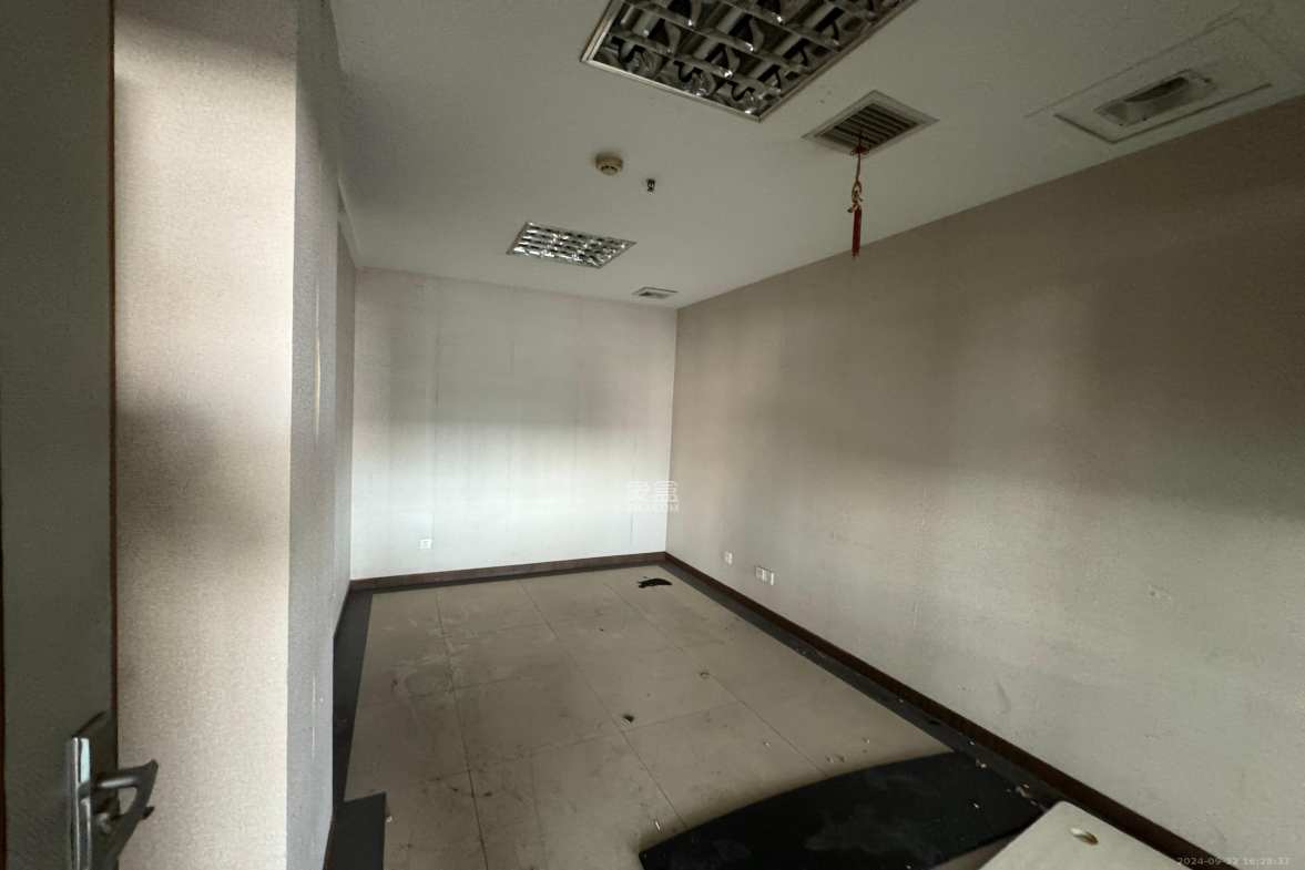 蓝色地标  1室1厅1卫   21300.00元/月室内图
