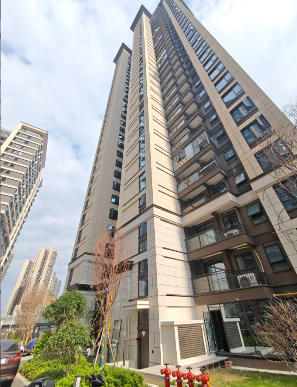 荣盛锦绣学府  3室2厅2卫   2500.00元/月室内图1