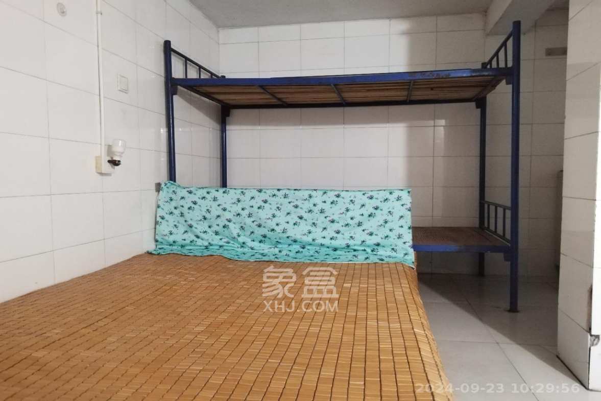 鄱阳小区  1室1厅1卫    600.0元/月 鄱阳小区  1室1厅1卫    600.0元/月室内图