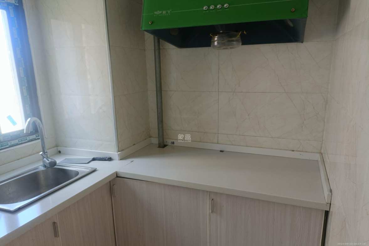 爵士湘  1室1厅1卫    1100.0元/月室内图