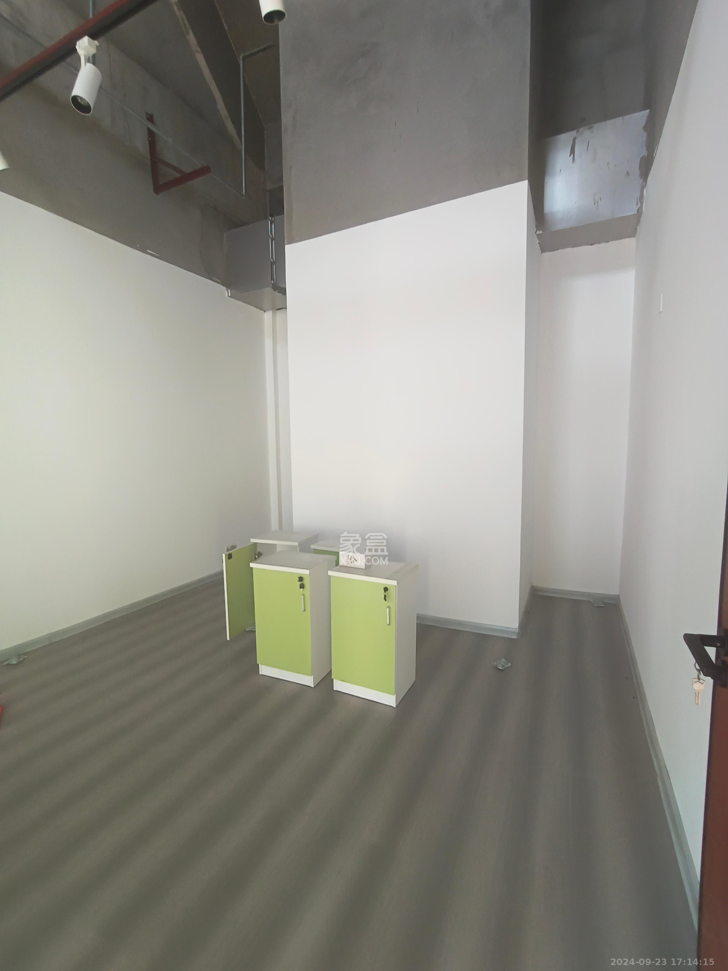 保利香槟国际C区   37.9㎡      1500.0元/月