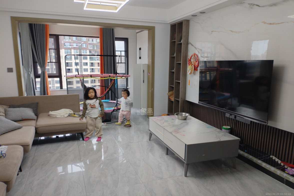 美的莲城首府  4室2厅2卫   100.00万室内图1