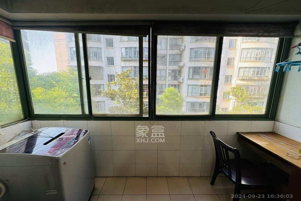 芙蓉苑  1室2厅1卫   2000.00元/月室内图