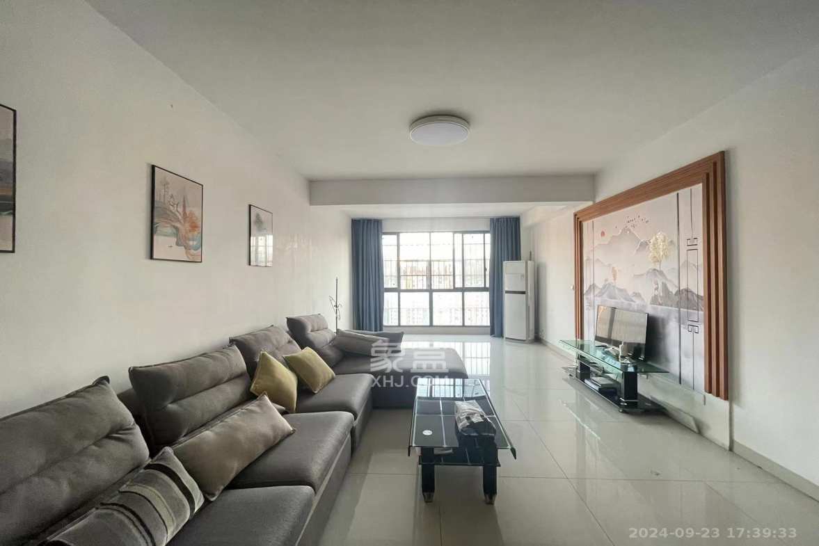 新盛珑璟台  2室2厅1卫    2300.0元/月 新盛珑璟台  2室2厅1卫    2300.0元/月室内图