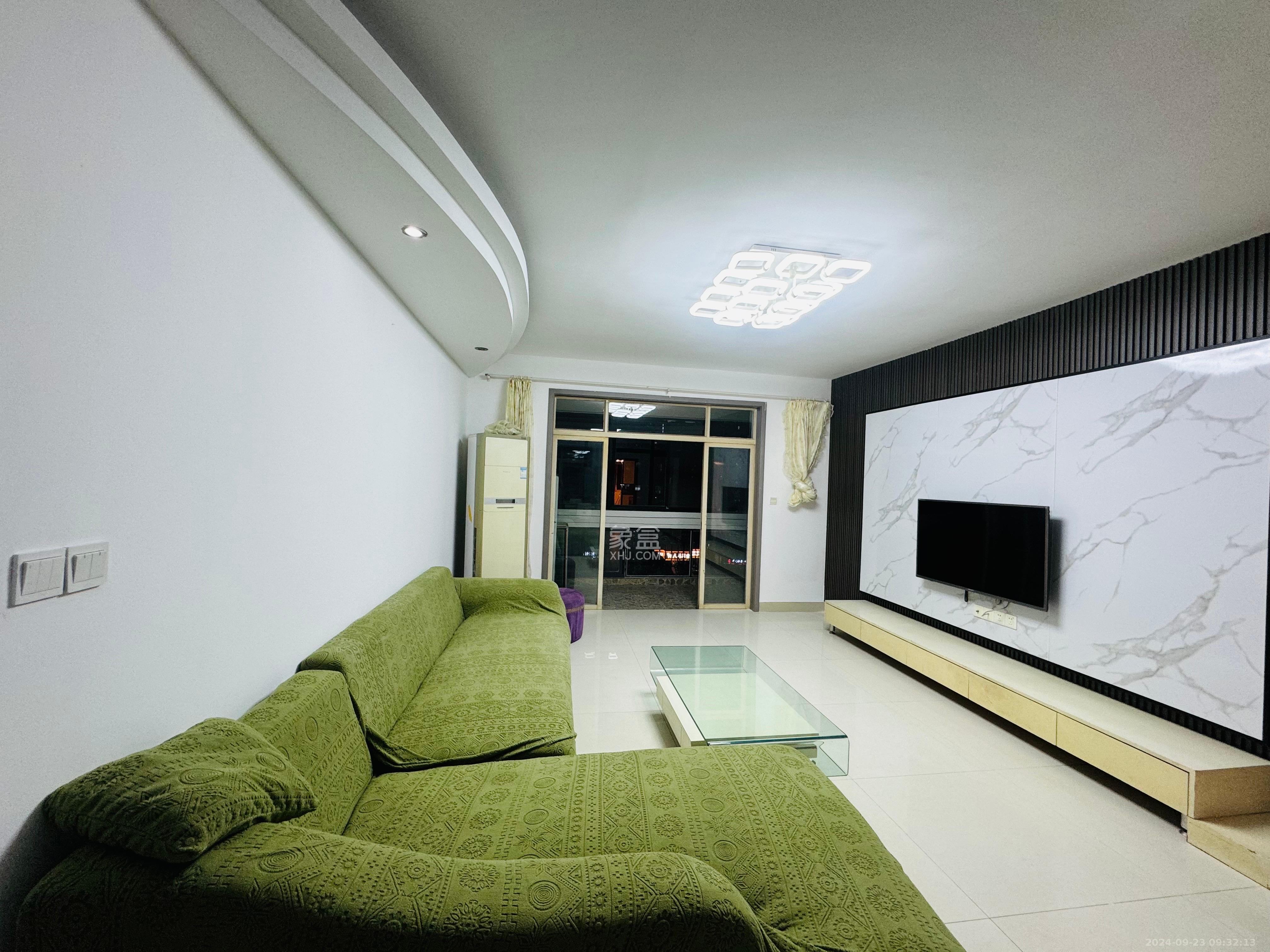 世嘉国际华城  3室2厅1卫    3500.0元/月