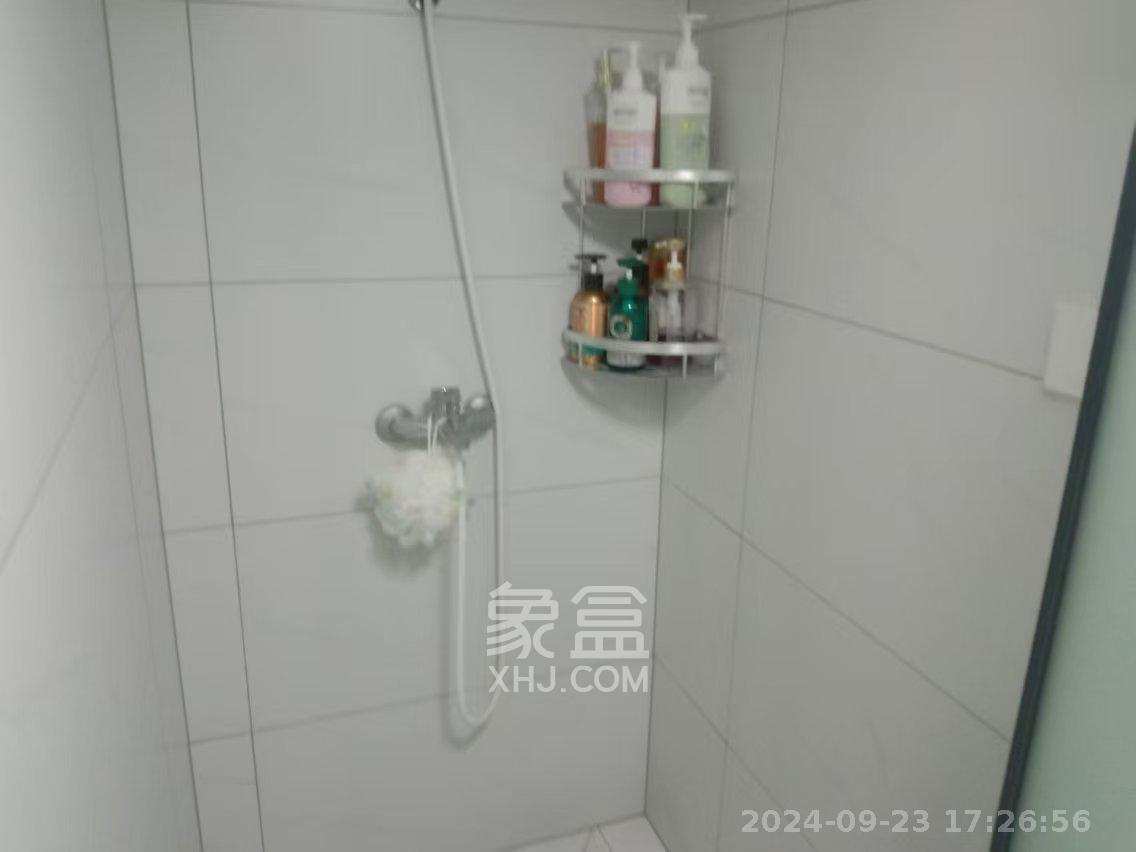 卓越江岸  2室1厅1卫   2800.00元/月室内图