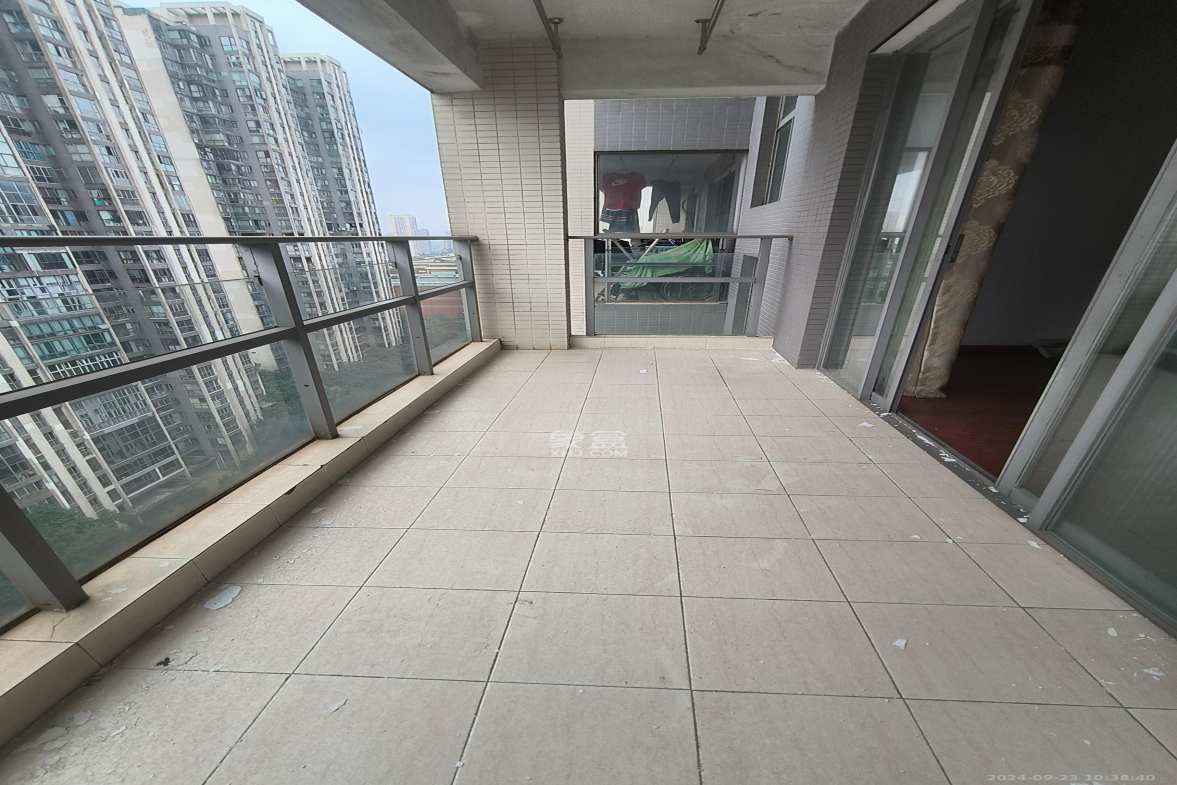 建鸿达华都（华都小户型及大华写字楼）  3室2厅2卫   4800.00元/月室内图