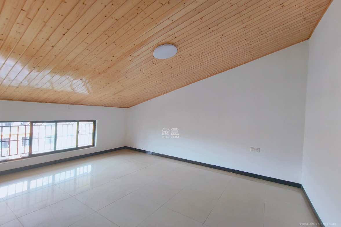 星沙四区  3室2厅0卫   1400.00元/月室内图