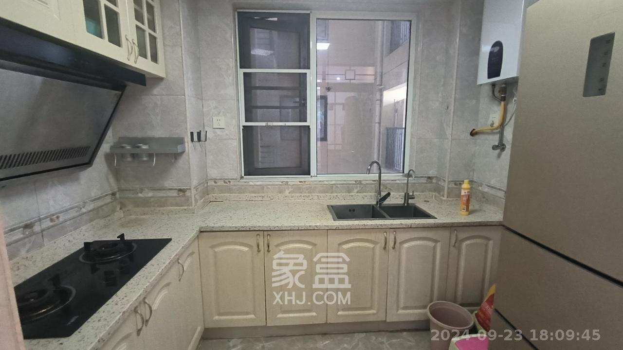 绿地之窗  3室1厅1卫   2500.00元/月室内图