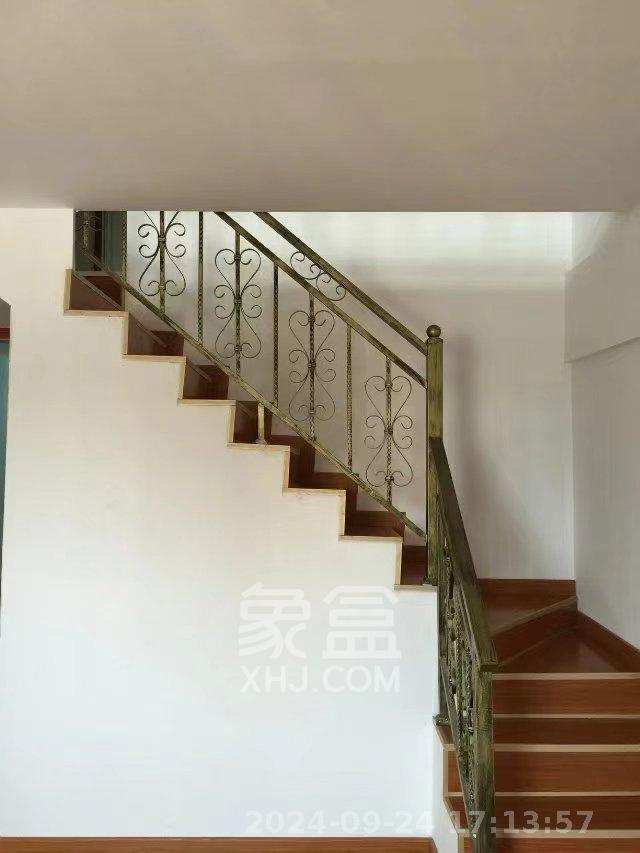 东园小区  1室1厅1卫   950.00元/月室内图