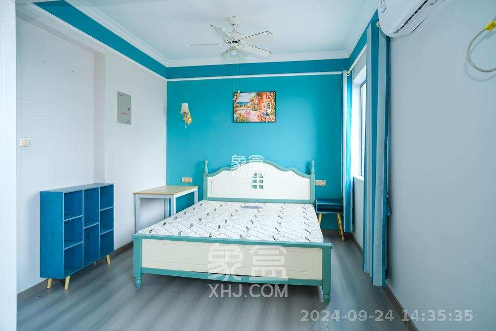 月亮湾草莓街区一、二期  3室2厅1卫   2500.00元/月室内图