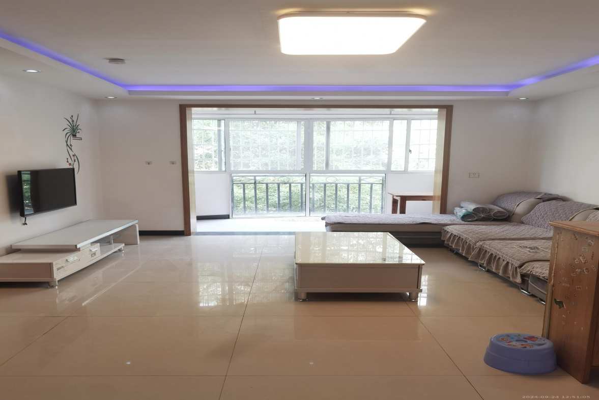 枫华府第  3室2厅2卫   1800.00元/月室内图