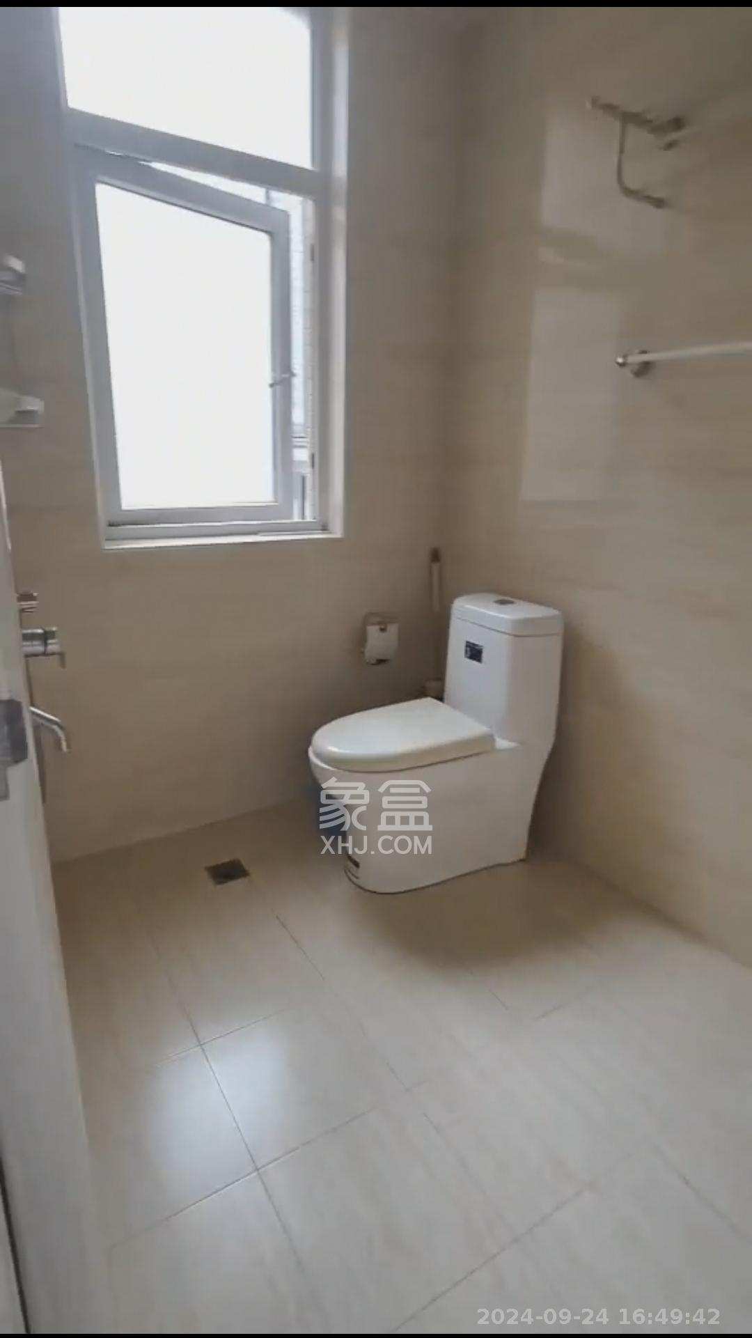 泊爱蓝湾  3室1厅1卫   2800.00元/月室内图