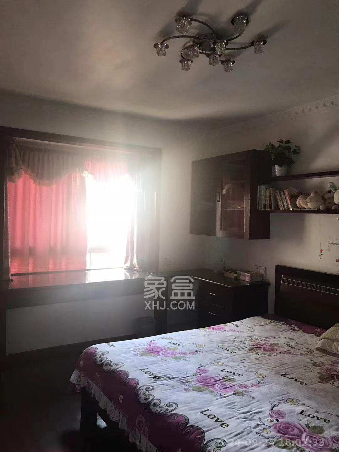 晶华美地  3室2厅1卫   2300.00元/月室内图1