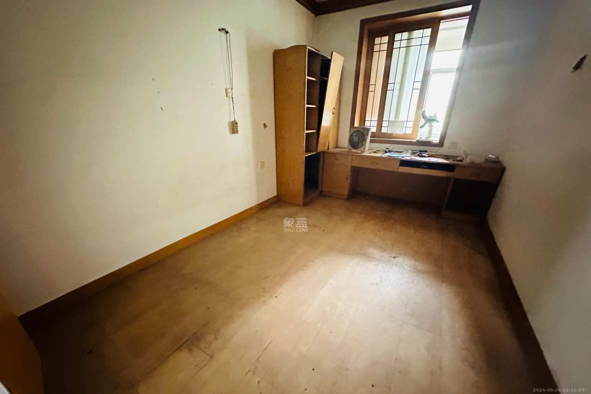 东瓜山二村  1室0厅0卫   1200.00元/月室内图