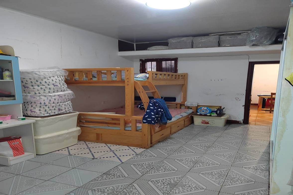 菊苑东区  4室2厅1卫    1500.0元/月室内图