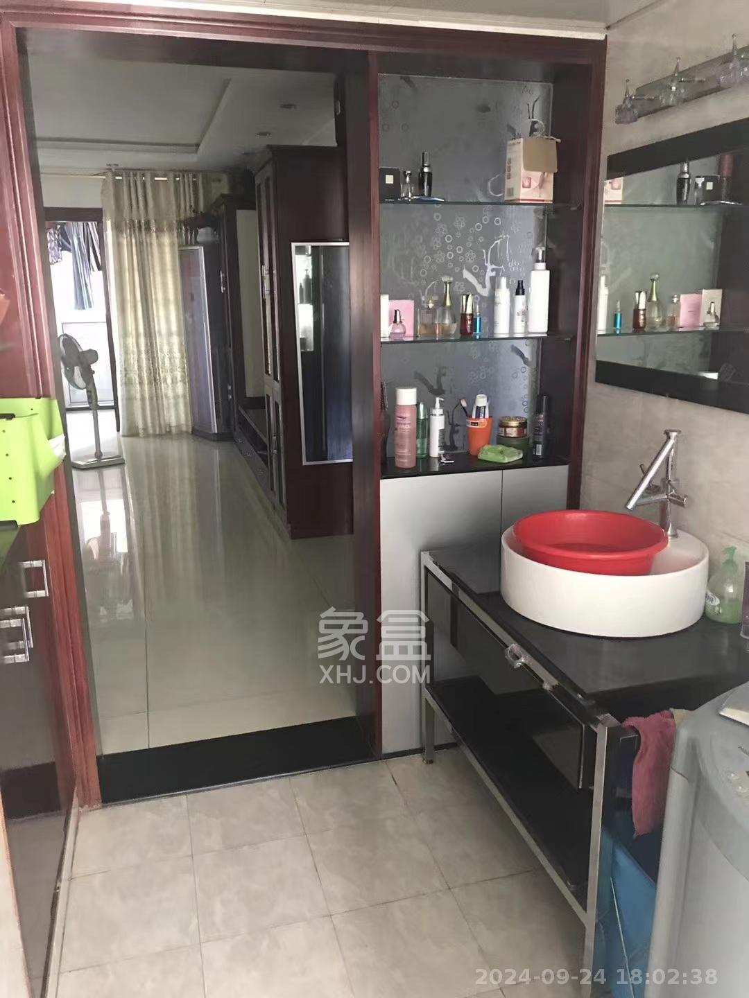晶华美地  3室2厅1卫   2300.00元/月室内图
