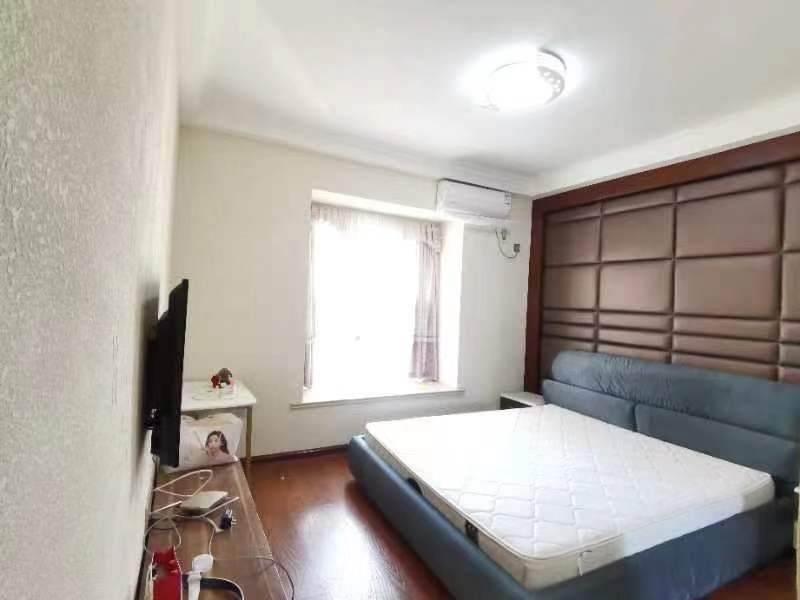 棕榈园  3室2厅2卫   2600.00元/月室内图