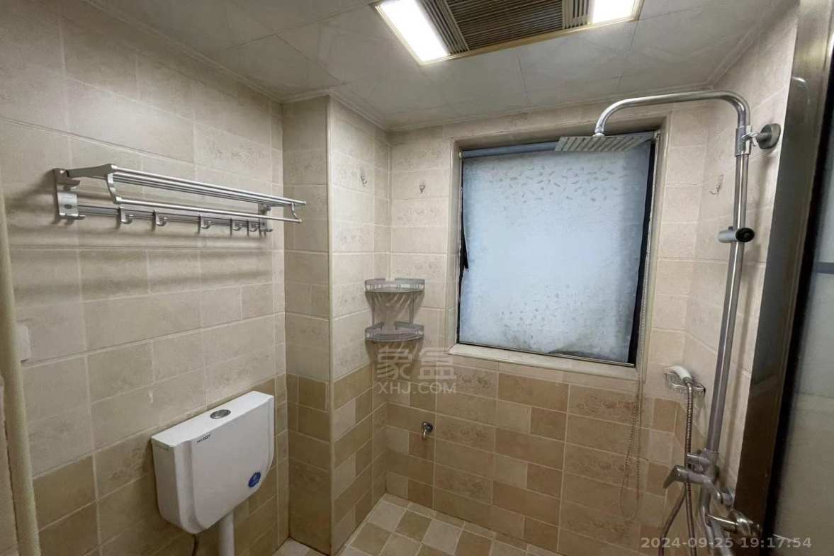 中建御山和苑  1室2厅2卫   1800.00元/月室内图