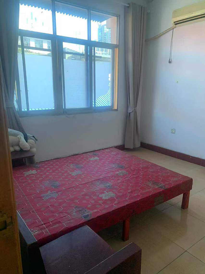 五交文化公司家属楼  3室1厅2卫    50.0万客厅