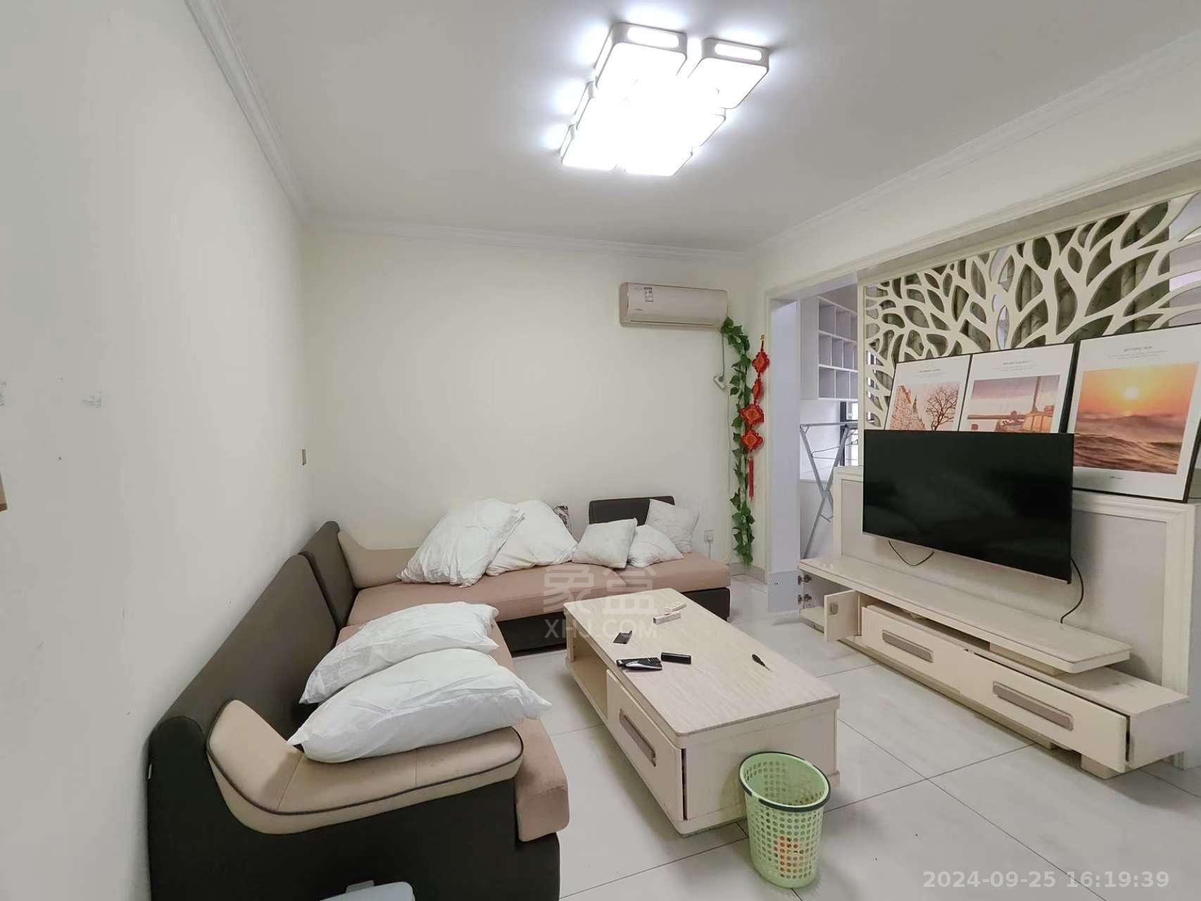 美的城二期  2室1厅1卫    1800.0元/月