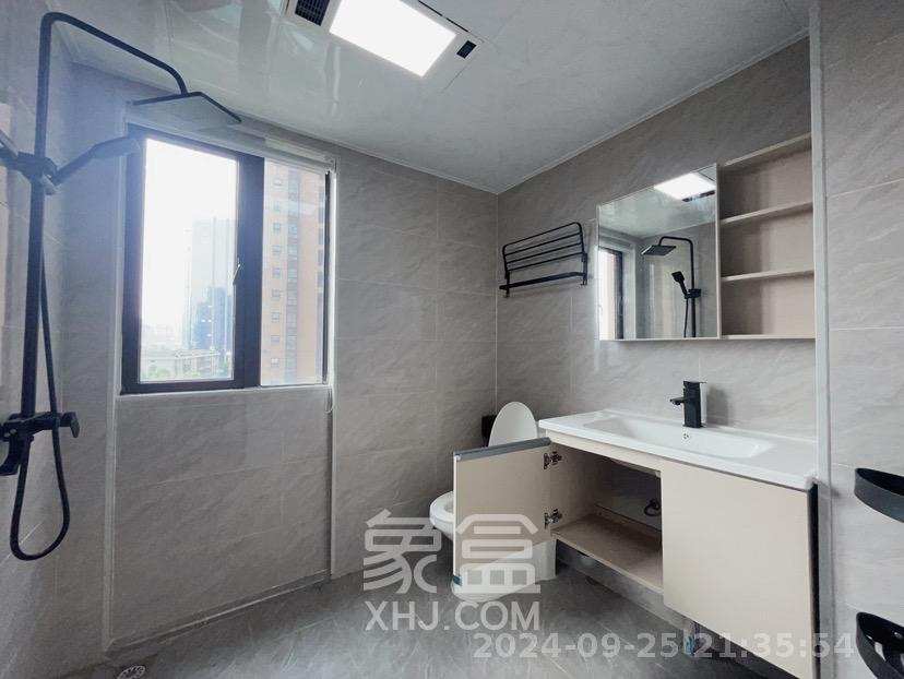 尚东金河湾  4室2厅2卫   4200.00元/月室内图