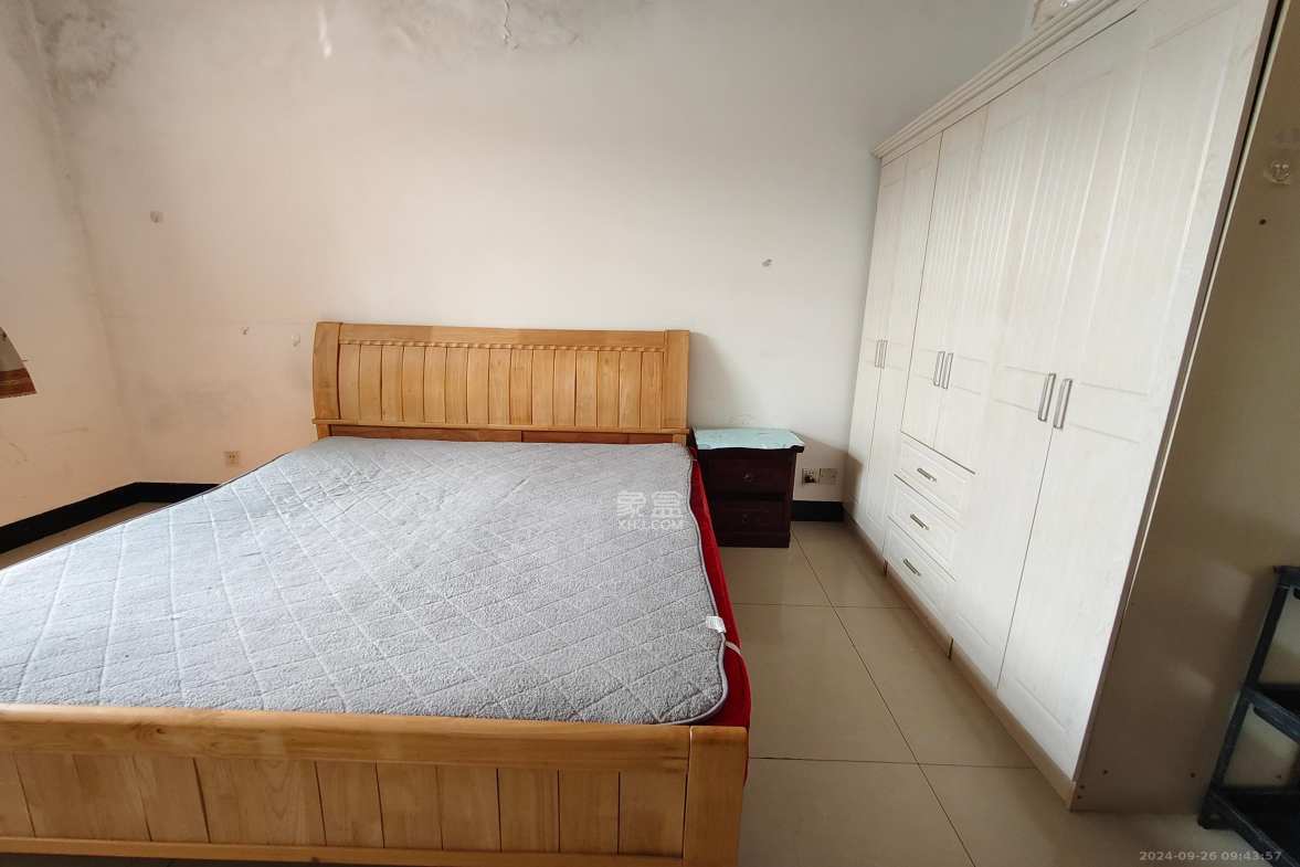 兴联母山小区  2室2厅1卫    1300.0元/月室内图