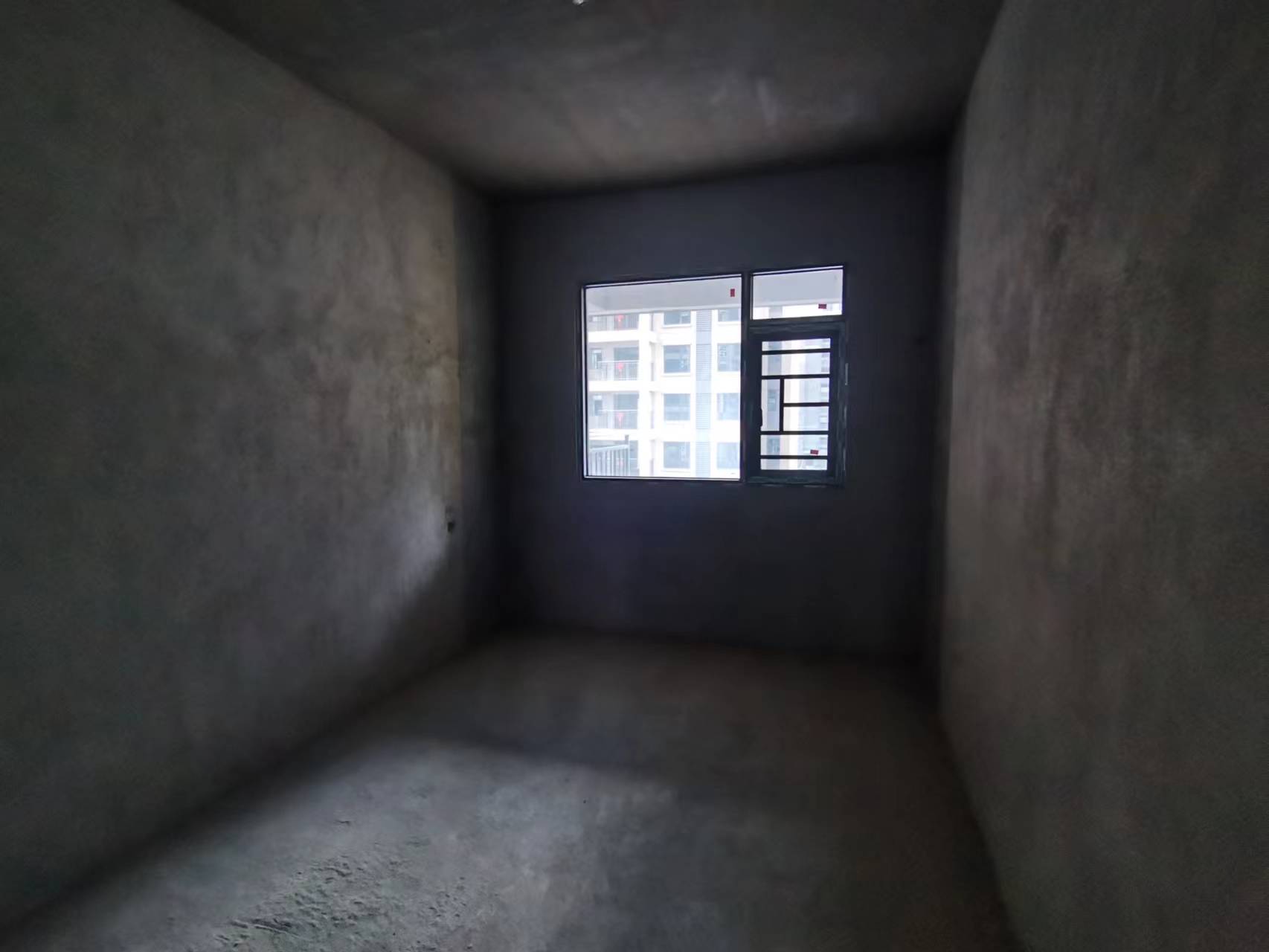 金色阳光  4室2厅2卫    64.0万