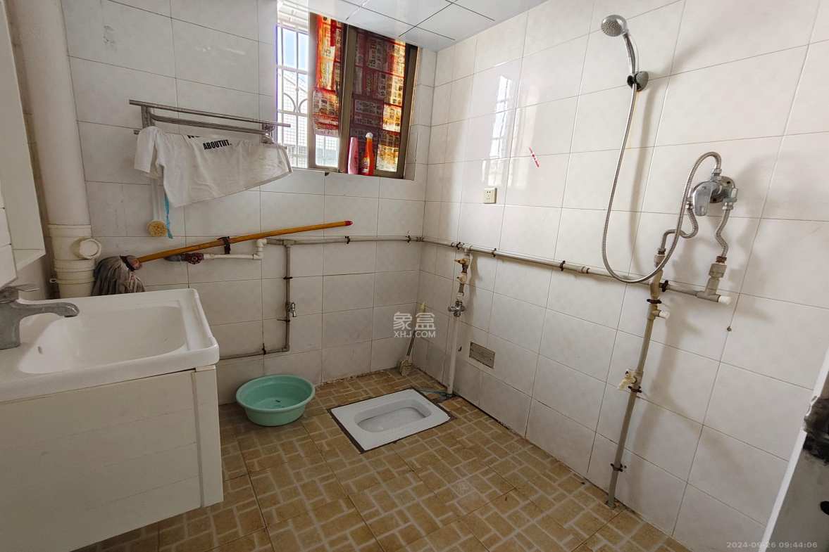 兴联母山小区  2室2厅1卫    1300.0元/月室内图