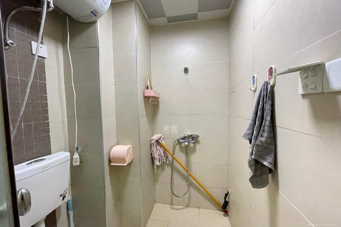 万博汇  1室1厅1卫    1600.0元/月室内图1
