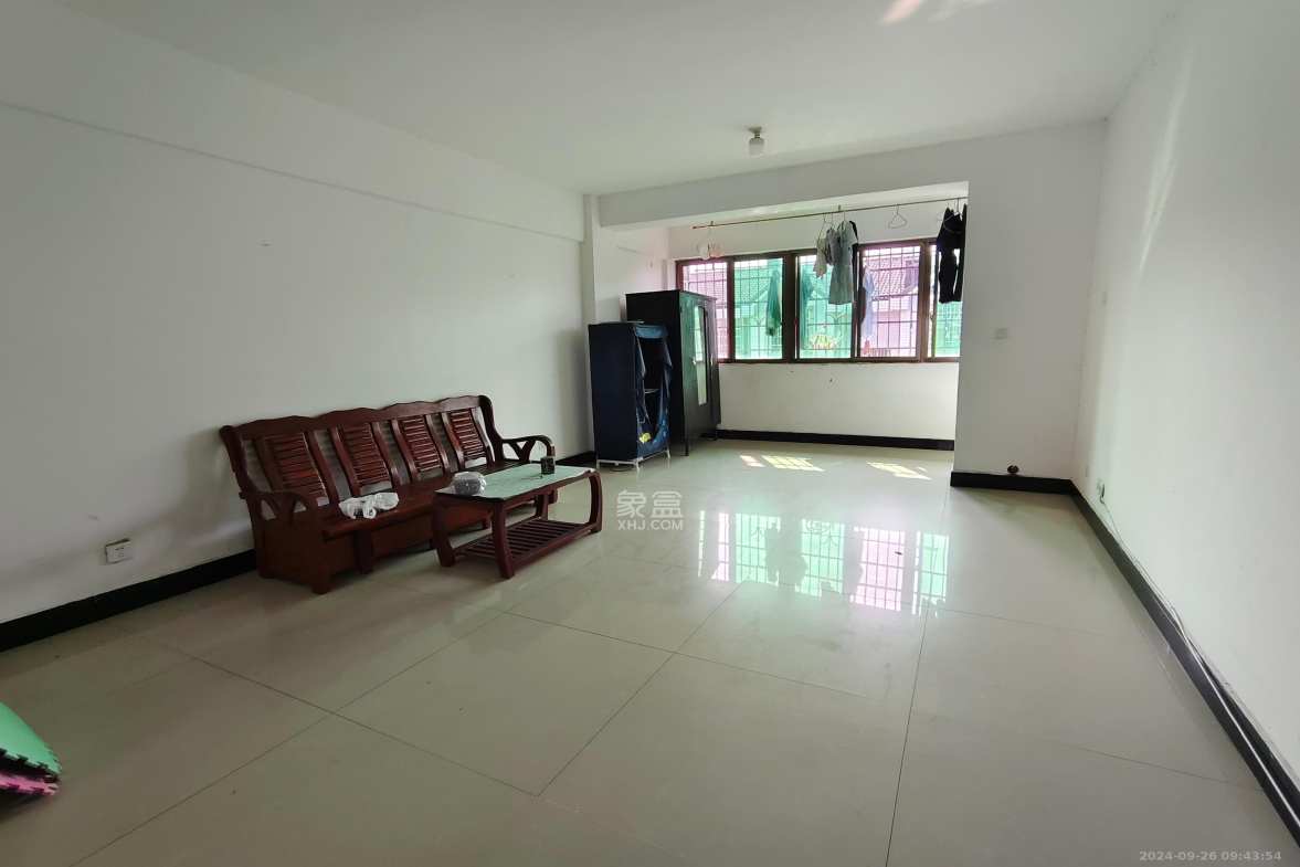 兴联母山小区  2室2厅1卫    1300.0元/月室内图