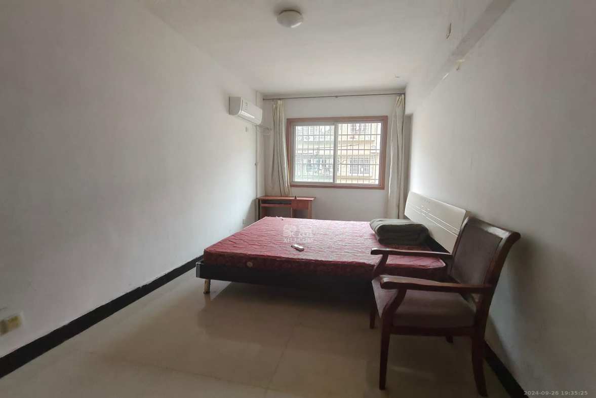 新桥沁园(银港农贸市场)  2室2厅1卫    1600.0元/月 新桥沁园(银港农贸市场)  2室2厅1卫    1600.0元/月室内图