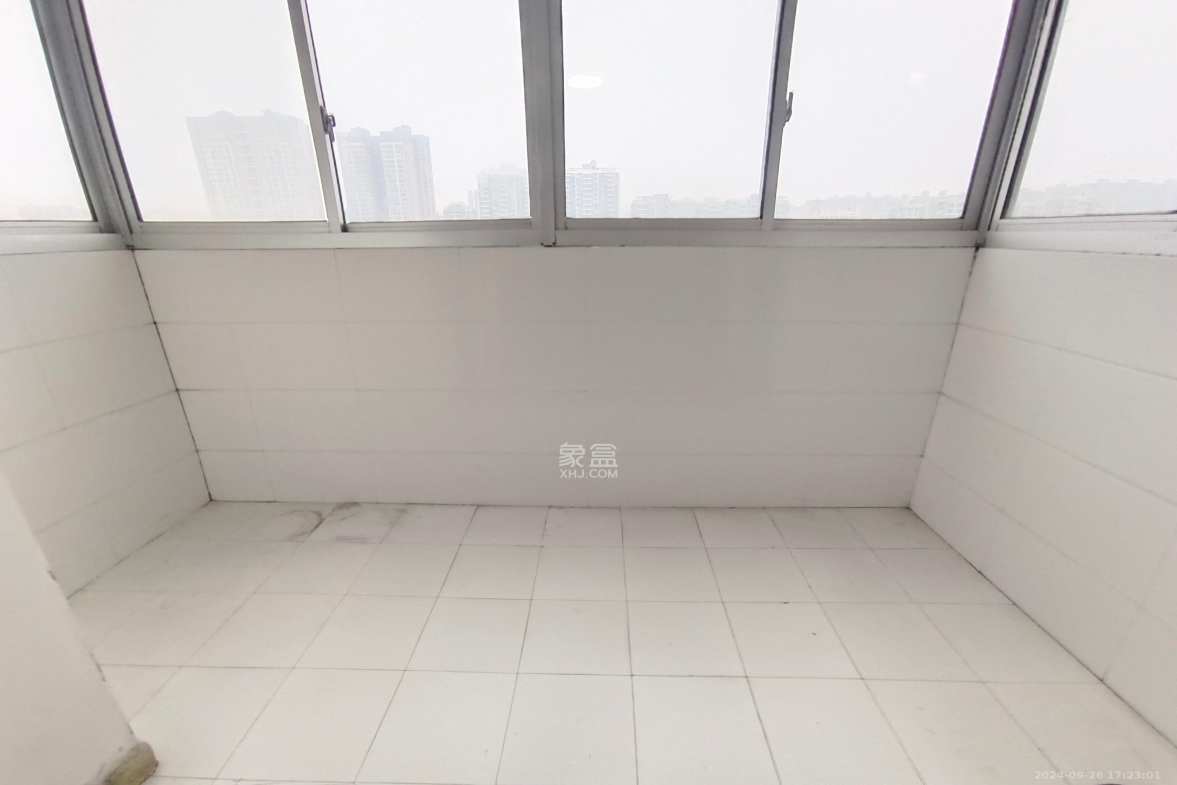 东城一品（国杰大厦）  3室2厅2卫   2500.00元/月室内图
